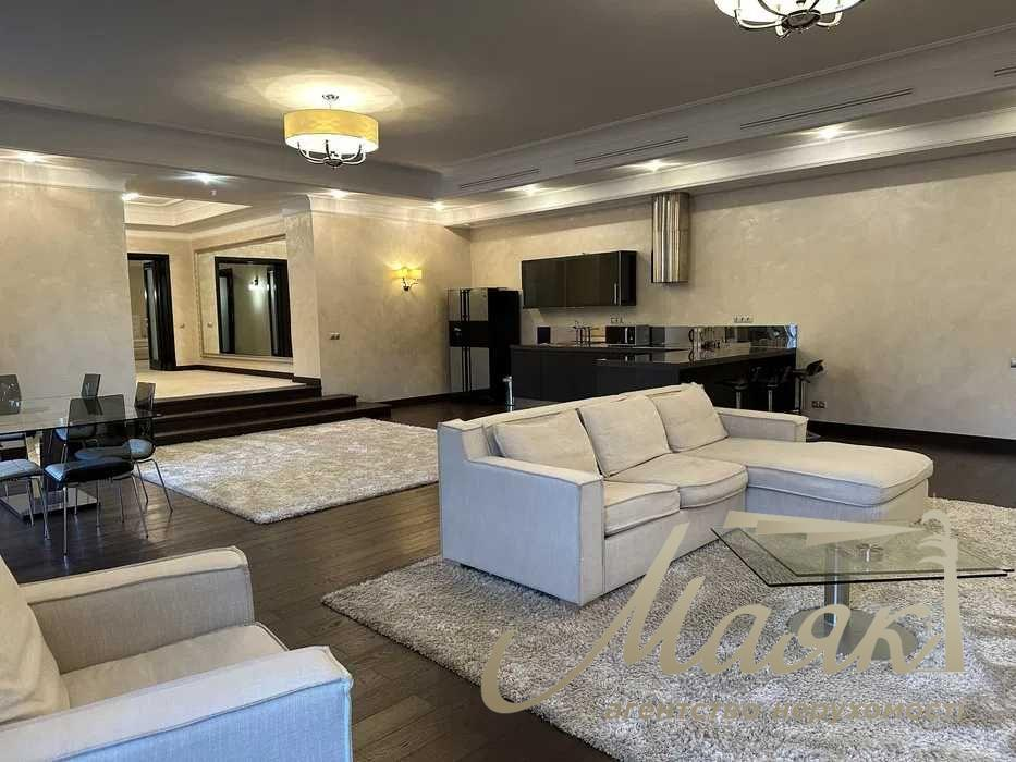 Продаж 2к квартири в клубному будинку Regent Hill, вул. Мічуріна