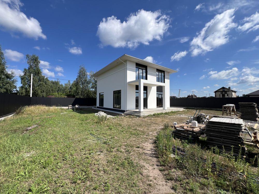 Продаж нового сучасного будинку 170 м² на ділянці 10 соток біля річки. Козин.