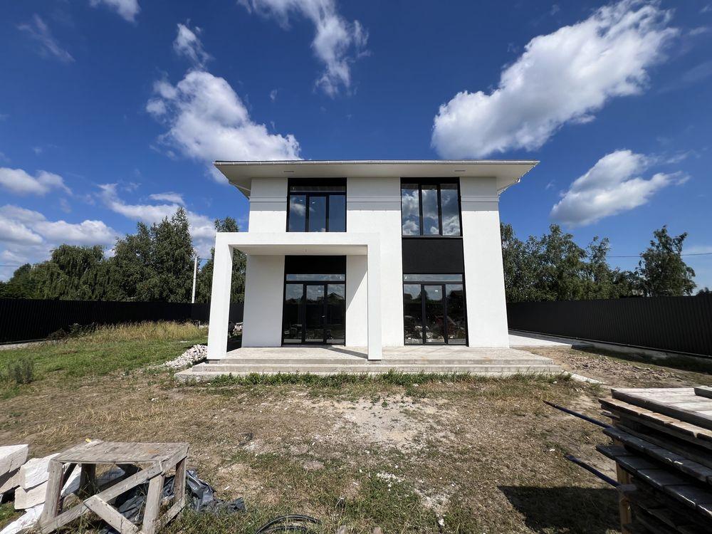 Продаж нового сучасного будинку 170 м² на ділянці 10 соток біля річки. Козин.