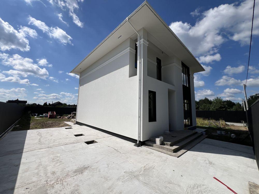 Продаж нового сучасного будинку 170 м² на ділянці 10 соток біля річки. Козин.