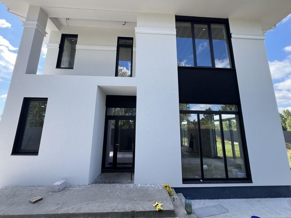 Продаж нового сучасного будинку 170 м² на ділянці 10 соток біля річки. Козин.