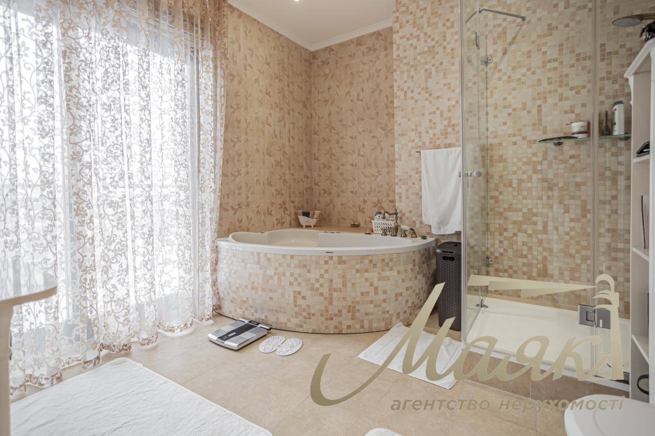 Продаж пентхауса 381 м2 ЖК "Капітолій"