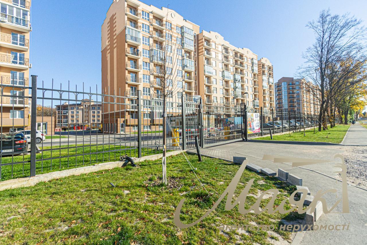 Продається дворівнева квартира в ЖК Кришталеві джерела