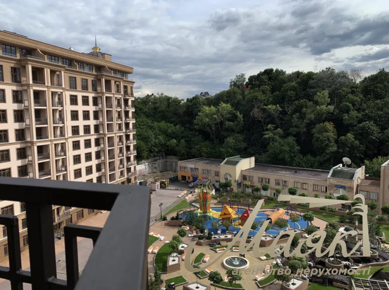 Продається квартира в 52 Перлині (ЖК Печерськ Плаза)