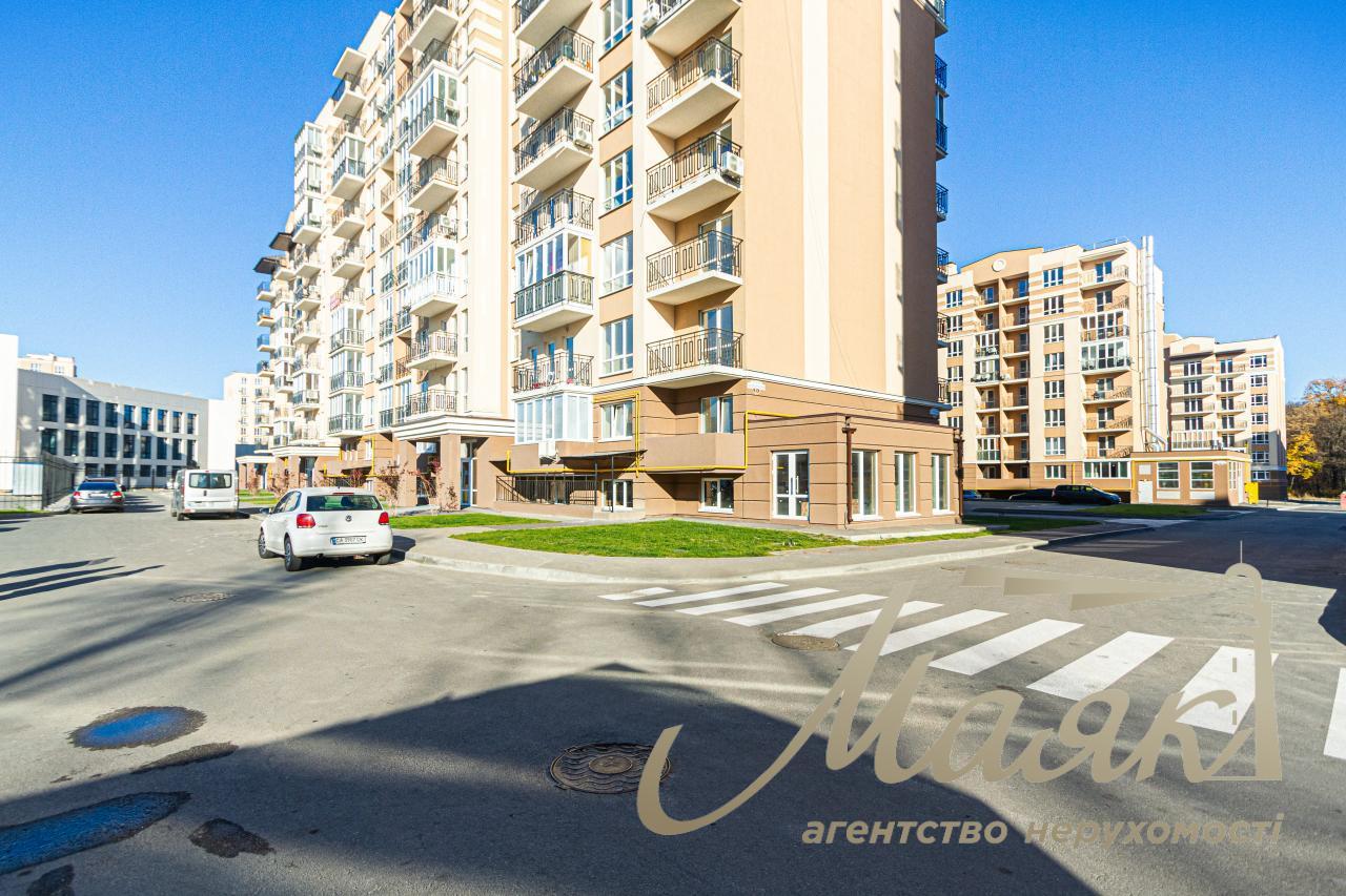 Продається дворівнева квартира в ЖК Кришталеві джерела