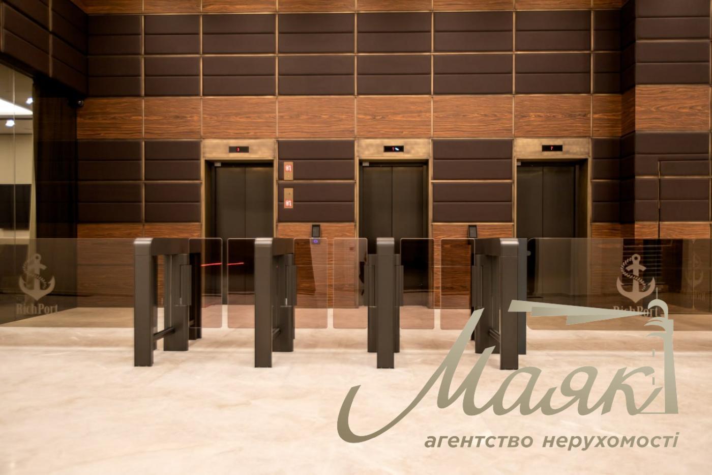 Оренда офісу 340м2 на Подолі вул. Сагайдачного в Бізнес центрі клас А