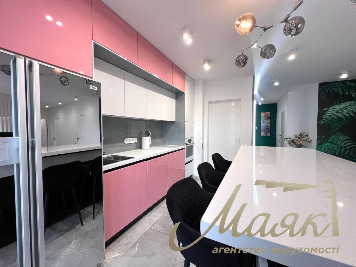 Аренда 3-х комнатной квартиры в ЖК New York Concept House, ул.Антоновича 74