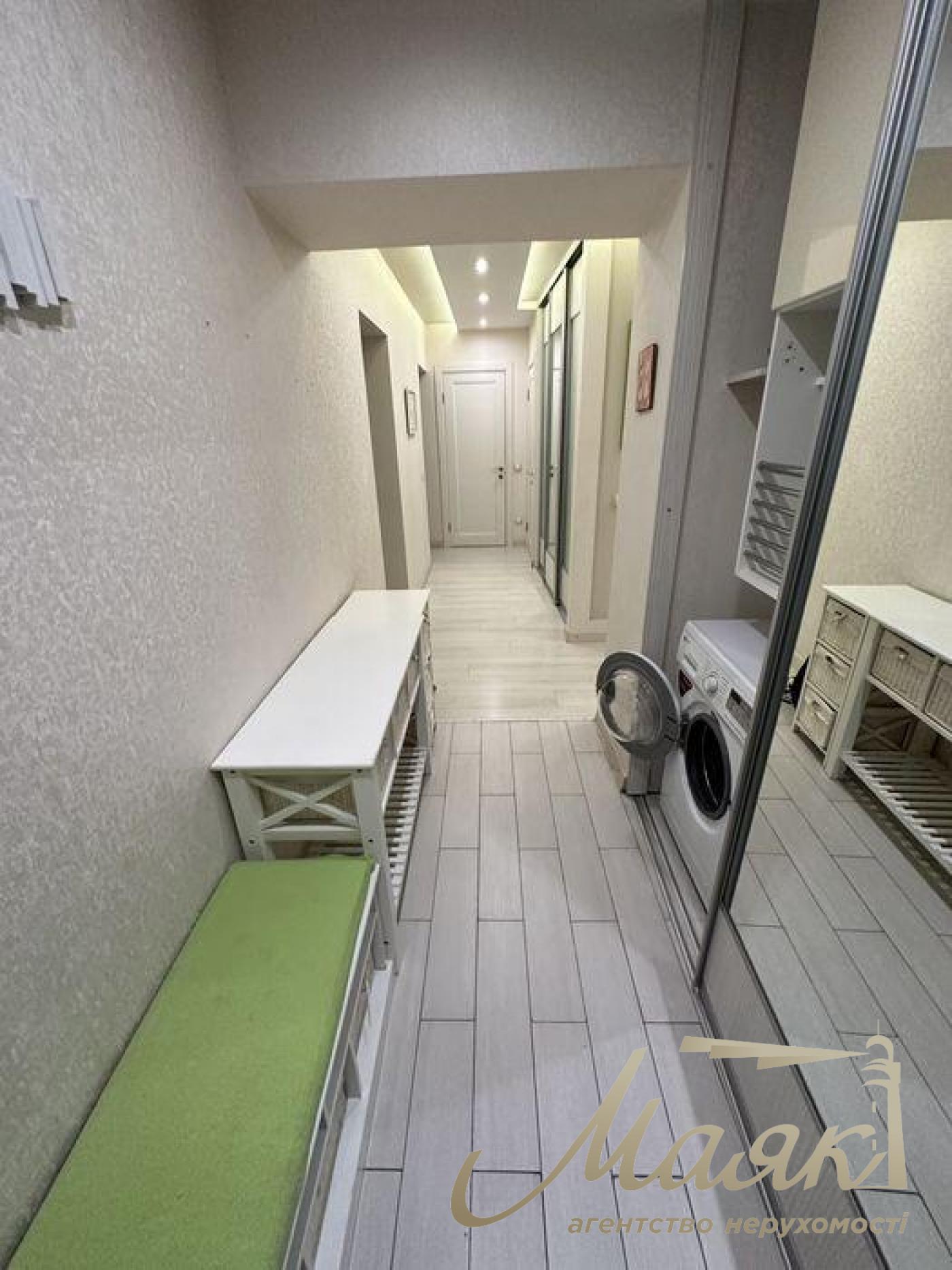 Оренда 4-кімнатної квартири, 77м2, стм. Університет, Центр, Київ