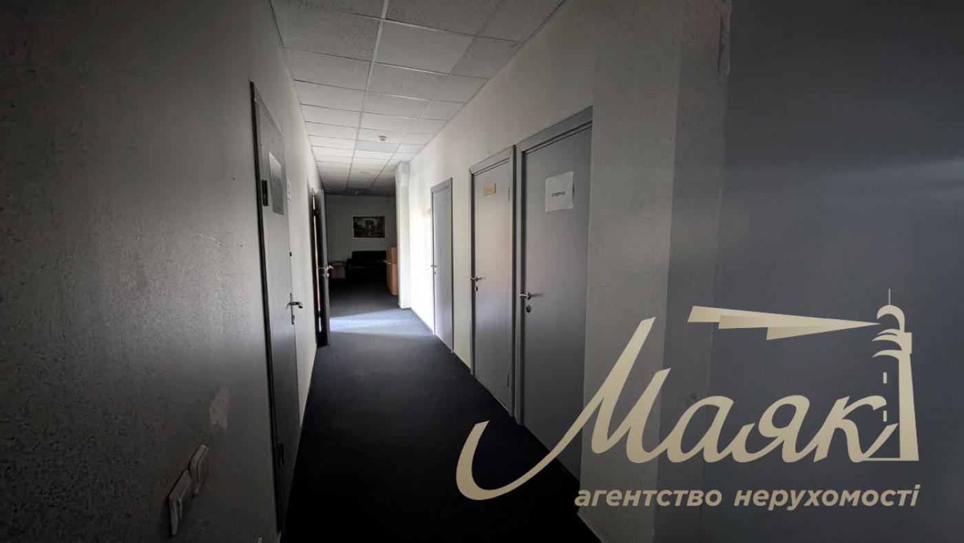 Продаж офісних приміщень 974м2 у центрі Печерська вул. Євгена Коновальця, 31