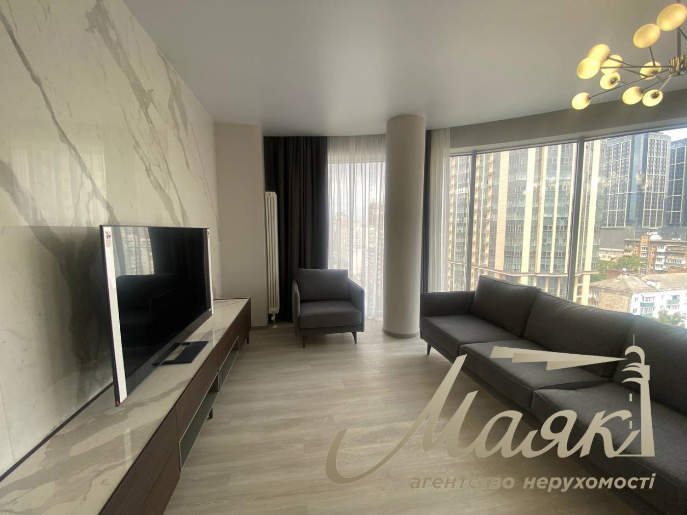 Rent of a 4-room apartment in the Atlantic residential complex at 118 Antonovycha Street, Palace of Ukraine.