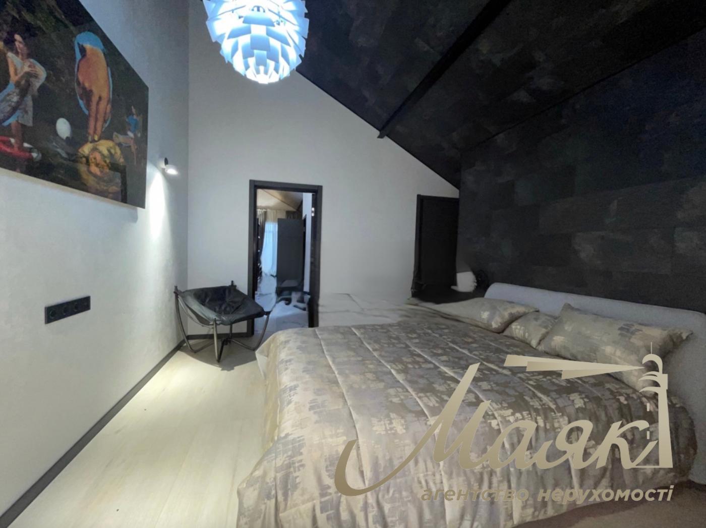 Продажа дома 400м2 в с.Плюты