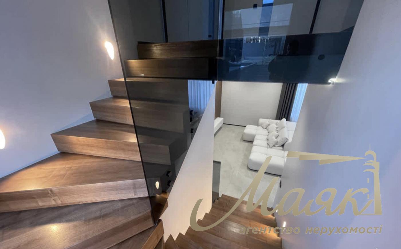 Продажа 2х-этажного дома с. Ходосовка в КГ " Нова Ходосовка" , Киево-Святошинский