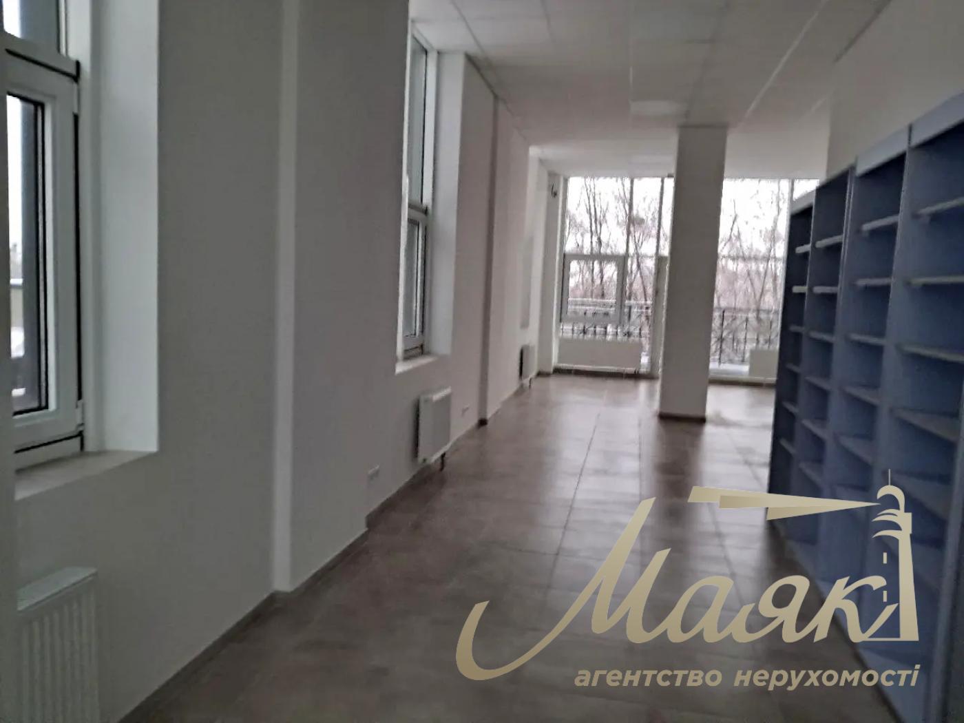 Аренда комерции фасад 202м2 в ЖК Кирилловский Гай, ул. Загоровская 1-Г (Багговутовская).