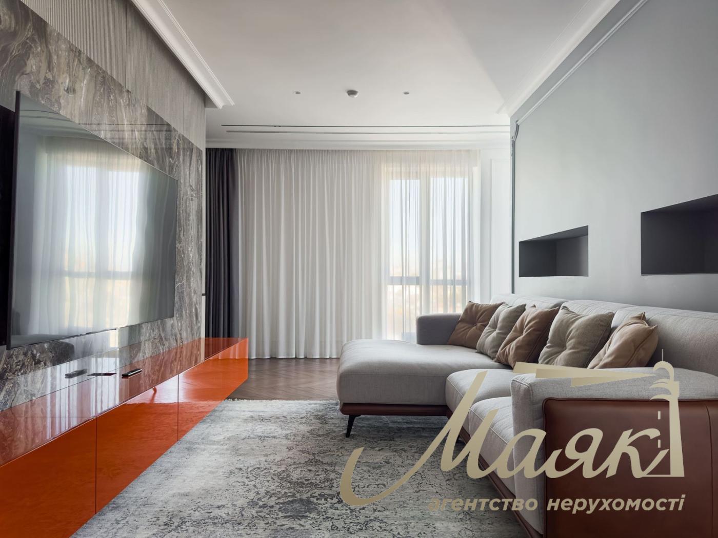 Rent of an exclusive apartment 300m2 in the residential complex Chicago Central house, Antonovicha st. (Gorky), 44