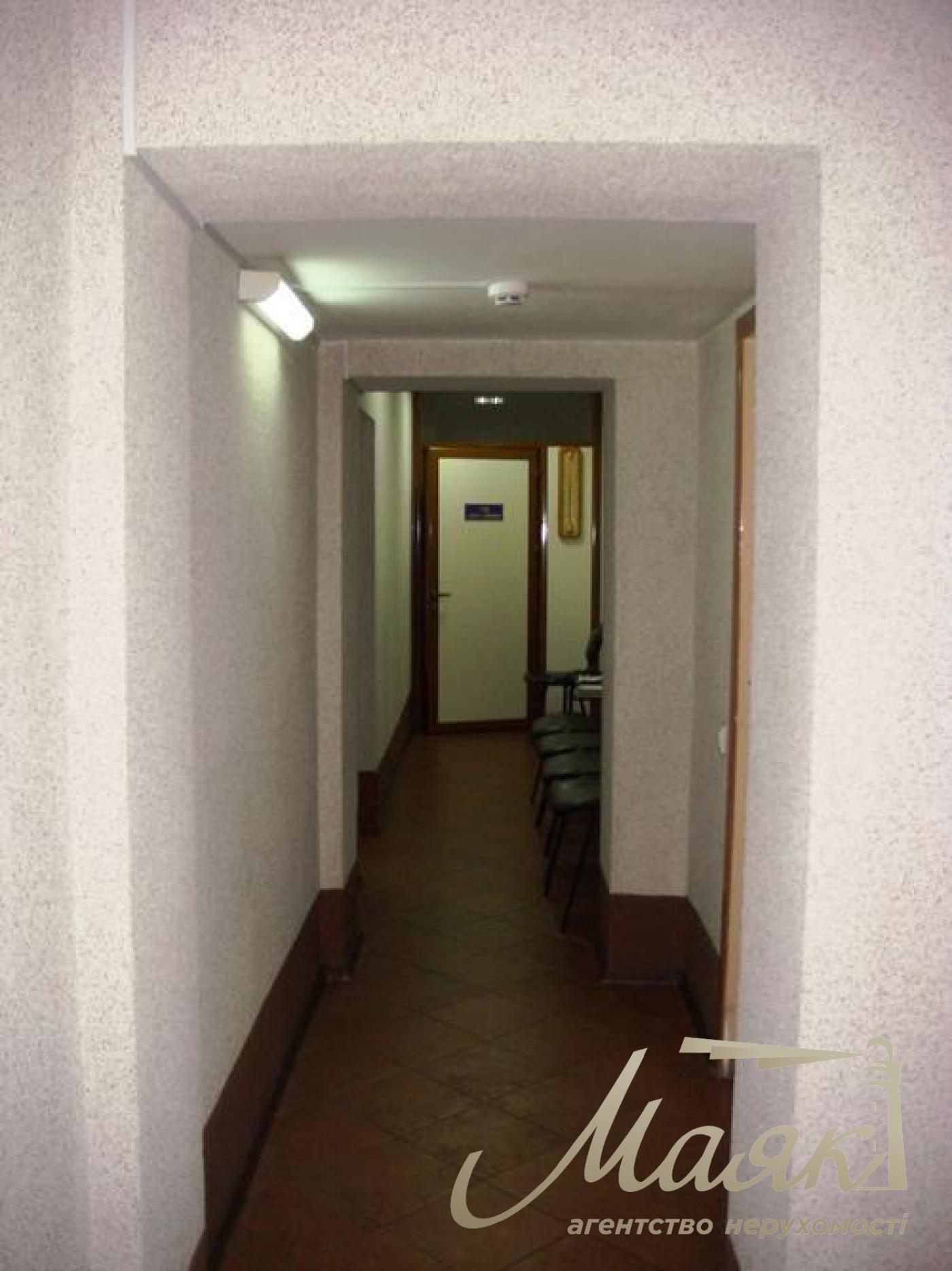 Оренда фасадного приміщення 134 м2 у Печерському районі, вул.Кіквідзе (Бойчука) 18А