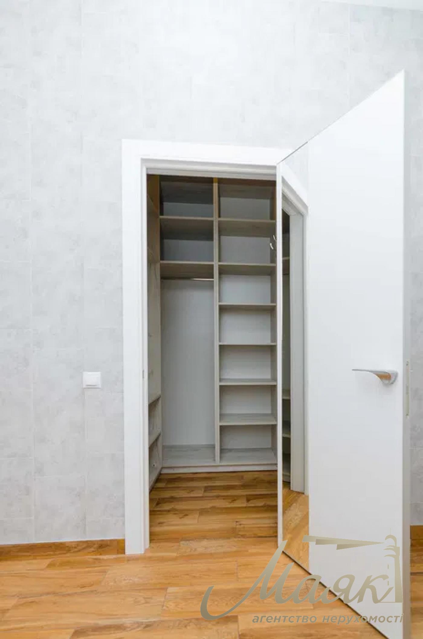 Продажа 1-комнатной квартиры 50м2, в ЖК "Французский квартал" Печерский район