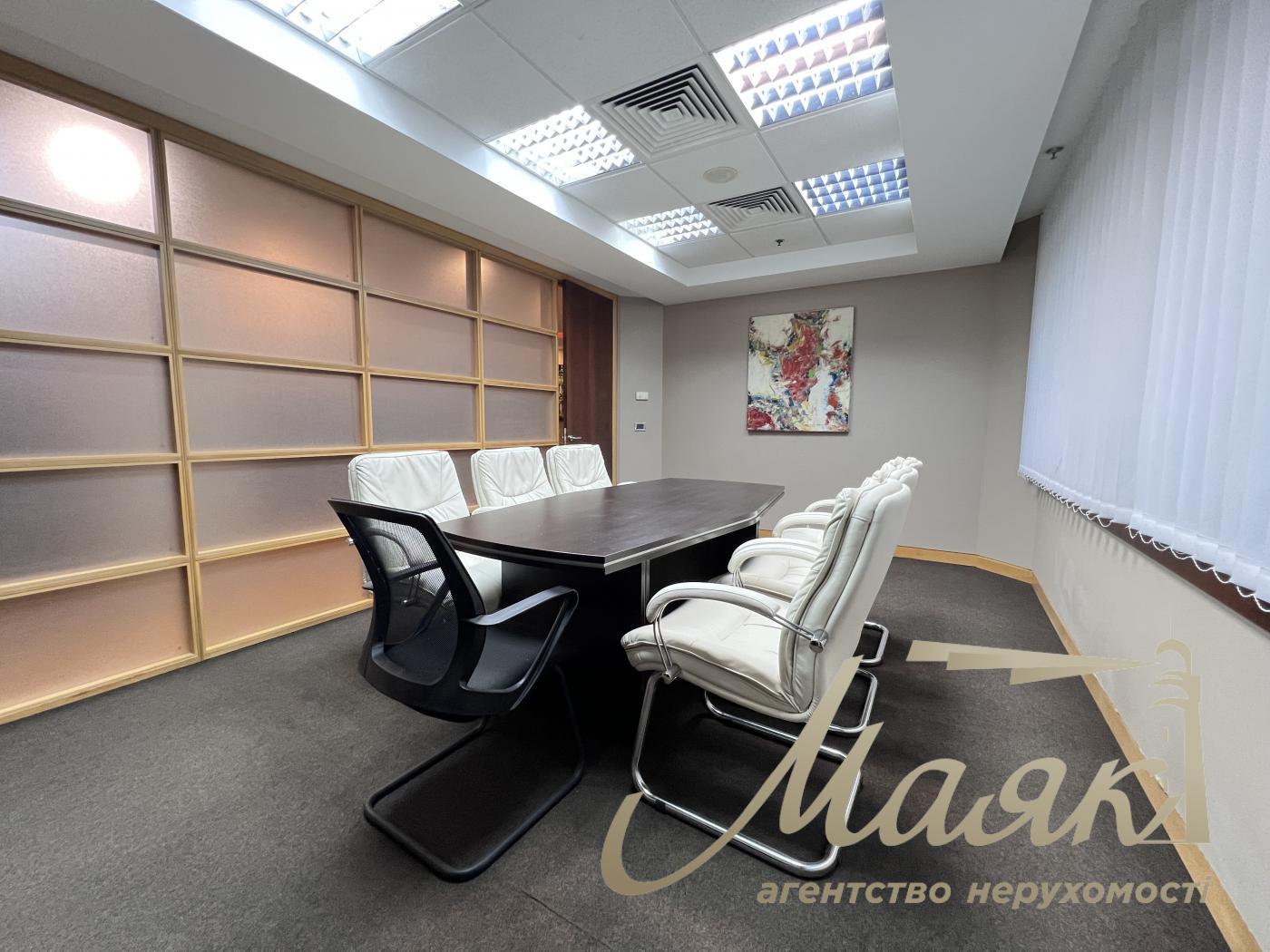 Оренда офісу 77 кв.м в БЦ Леонардо по вул. Богдана Хмельницького 52/17