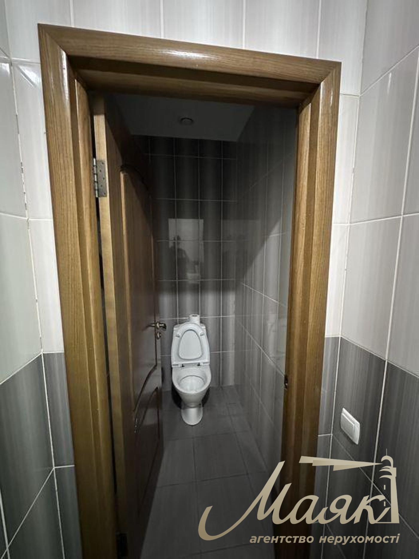 Rent commercial premises 85 sq.m.sq., Podol, Center