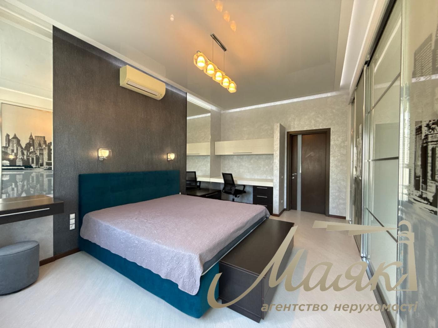 4-room apartment for rent in Pechersk, Novopecherskie Lipki residential complex, 9 Dragomirova St.