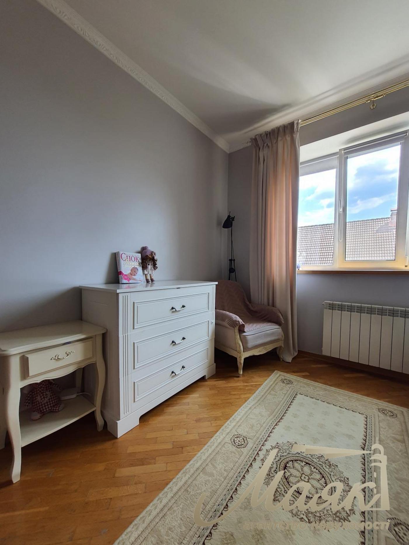 Продаж будинку 550м2 у с. Крюківщина, під Києвом