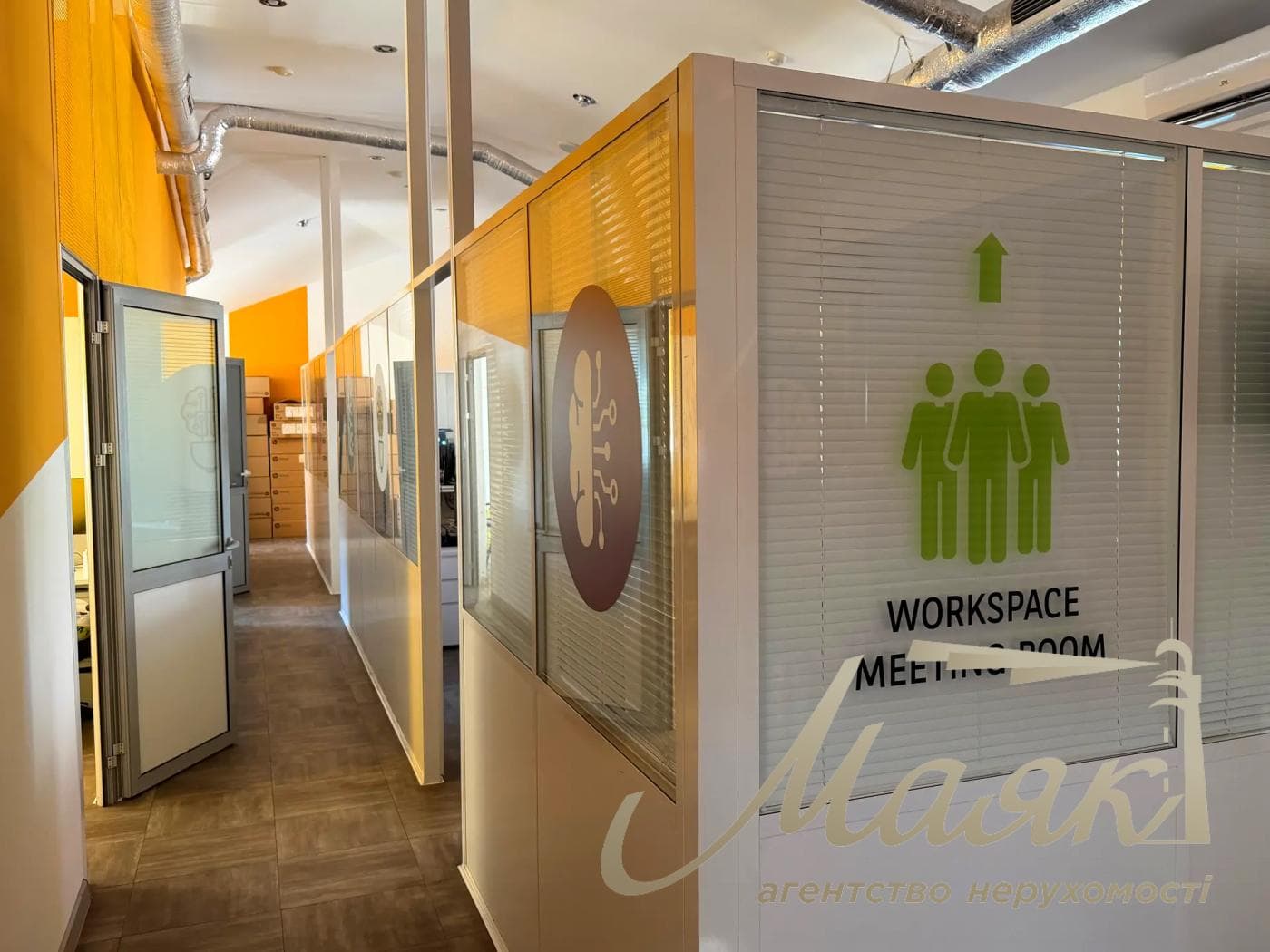 Оренда офісу площею 240 м² у бізнес-центрі «Панорама Поділ», вул. Ігоревська