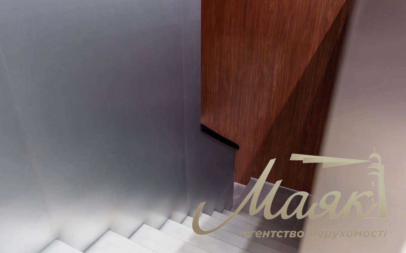 Продаж офісу з терасою ЖК Crystal Park Tower, пр. Перемоги (Берестейський)