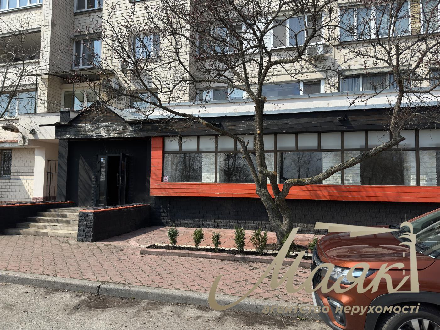 Rent a facade premises 201m2, Ivasiuk Ave, Obolonska Embankment