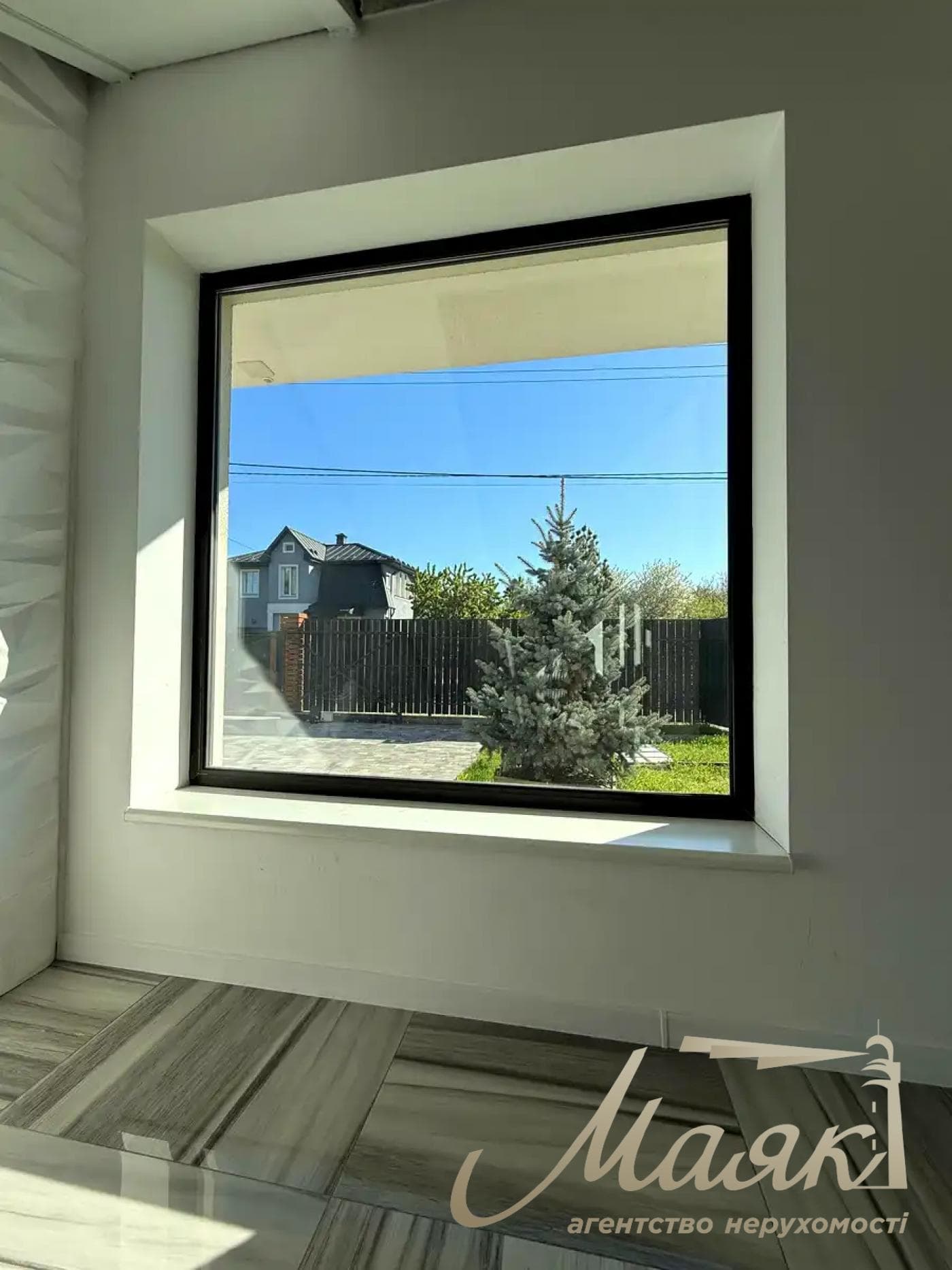 Оренда сучасного будинку площею 150 м² у с. Гвоздів, вул. Зарічна, Київська область, Обухівський район.