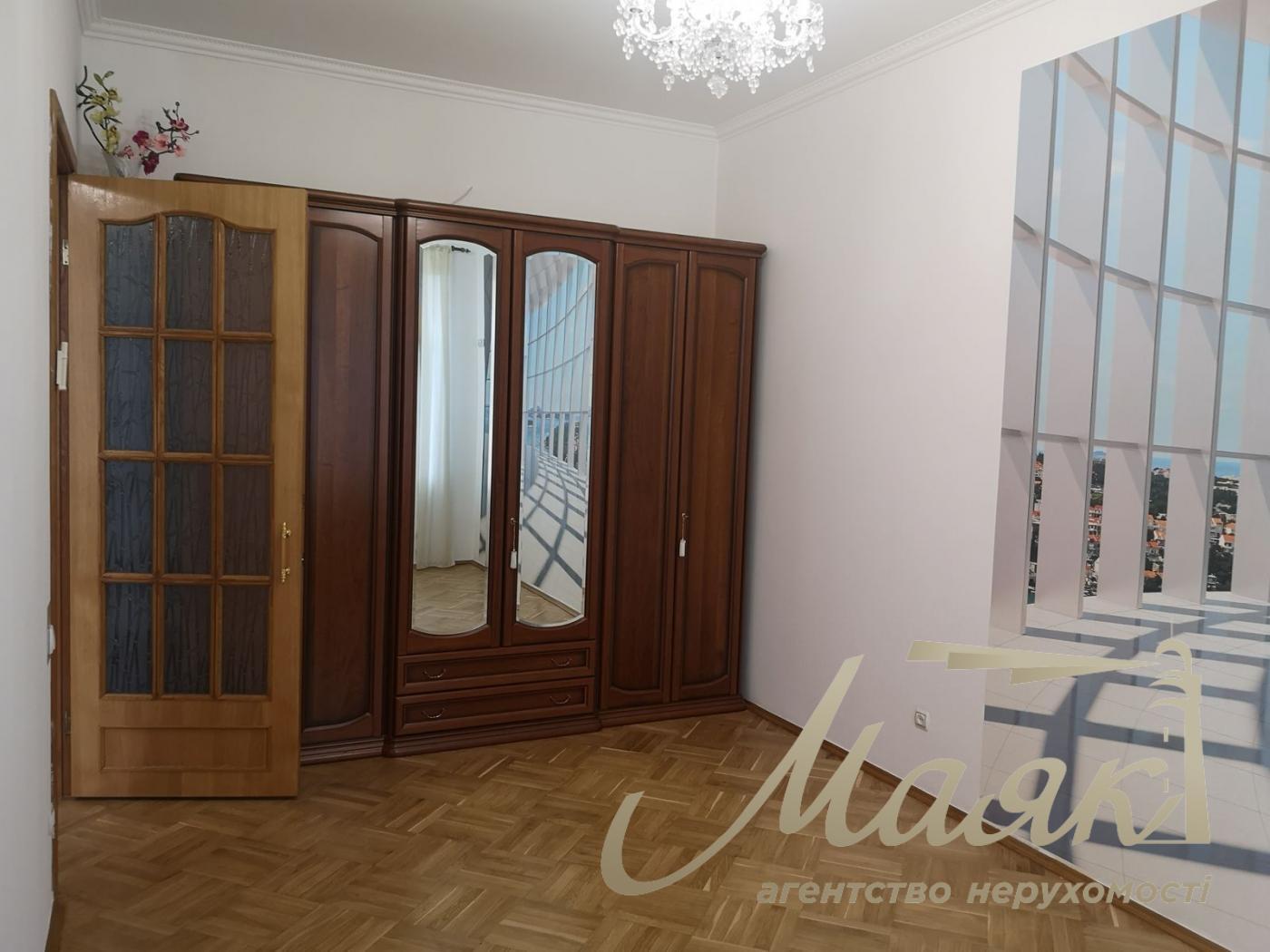Rent 2-room apartment Bankovaya st., Center, Lipki
