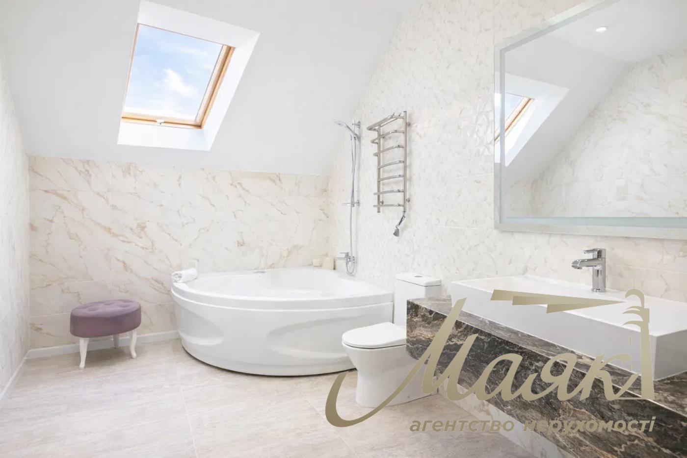 Продажа 2- х этажного дома (5 ком.), Осокорки