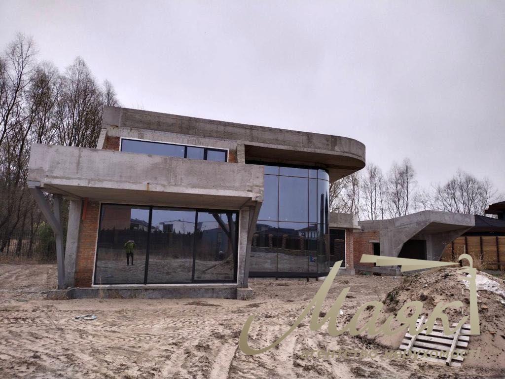 Продаж будинку 406м2 у с.Лісники, КМ "Хутір Ясний", Обухівський напрямок, Київська область.