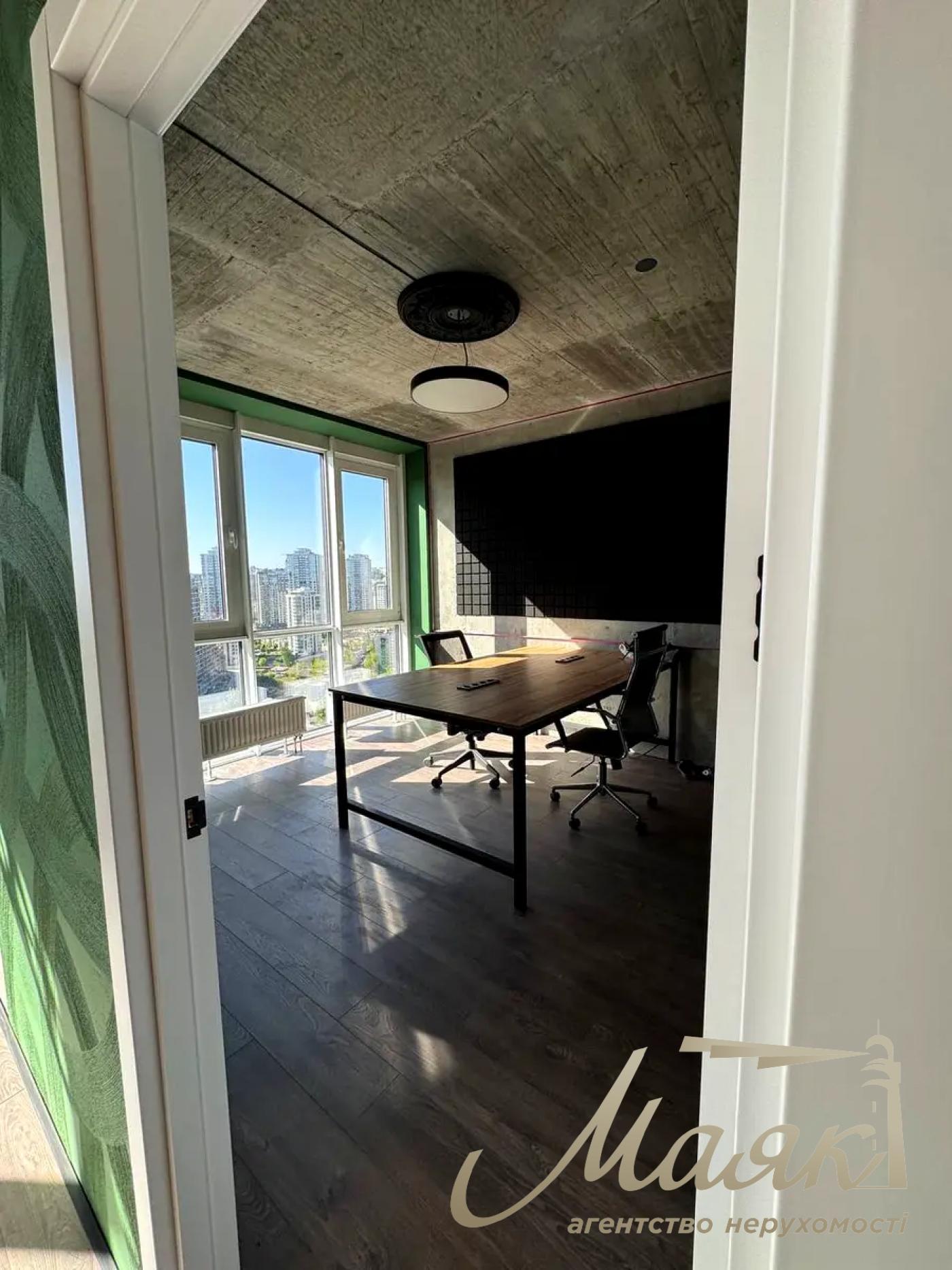 Office for rent 230m2 in LCD Novopecherskaya Tower, Boychuk str.