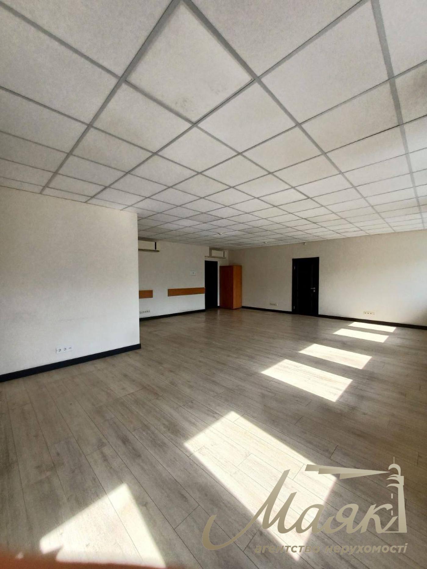 Аренда офиса 340м2  ул. Спасская, Подол, Киев