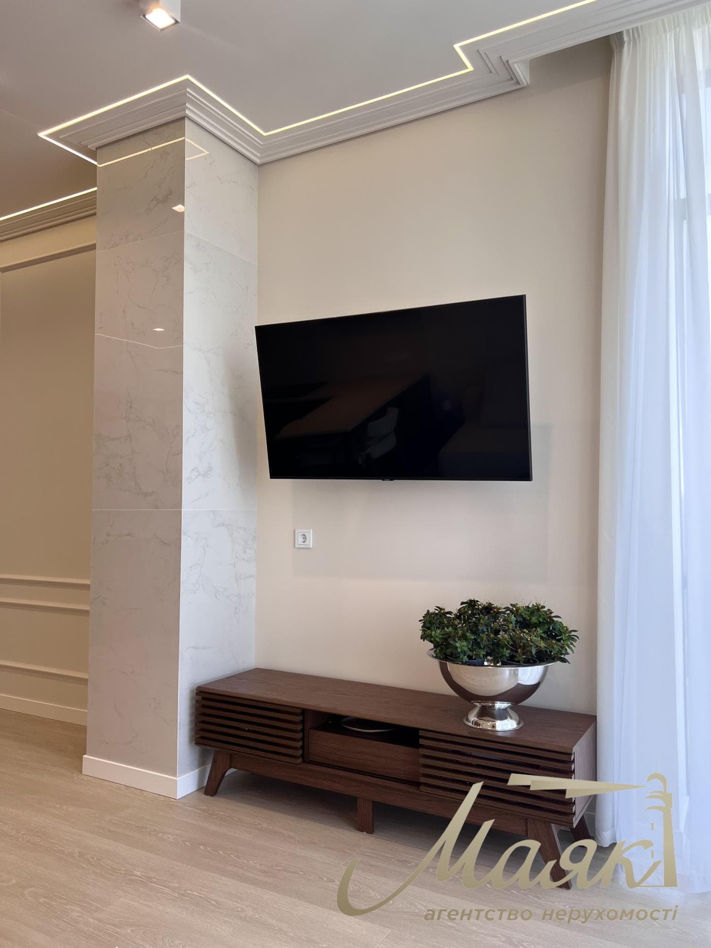 Продаж 1-кімнатної квартири з гарним видом (58,4 м²) у ЖК «Riverstone», вул. Дніпровська Набережна, 10-Д