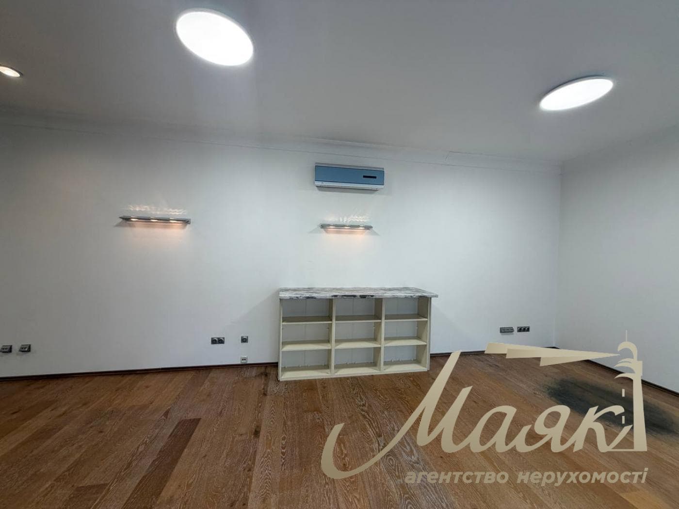 90-square-meter office for rent at 16 Lyuteranskaya St., Lipki, Khreshchatyk.