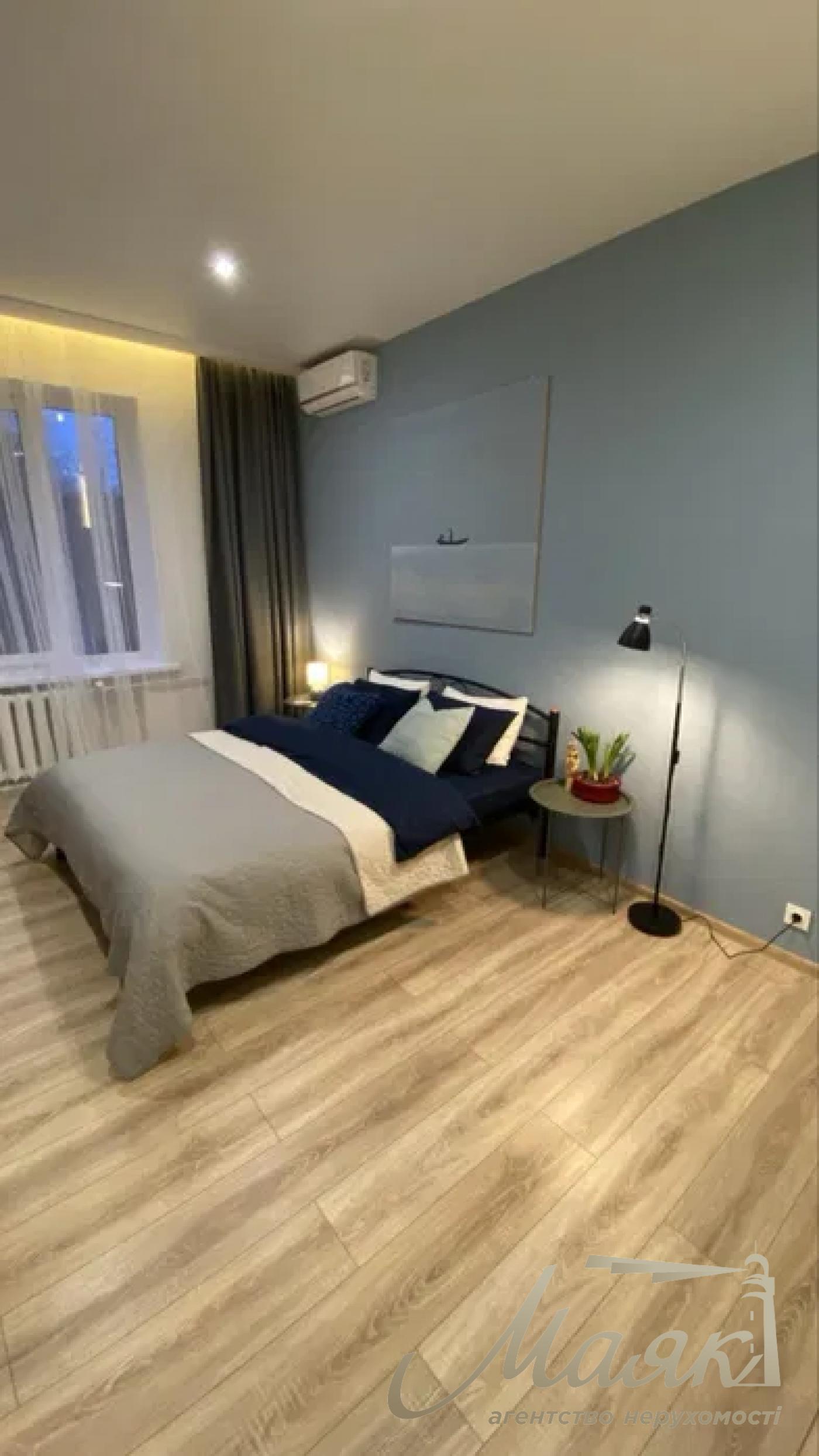 Rent 2 k apartment 50 m², John McCain St., Pechersk