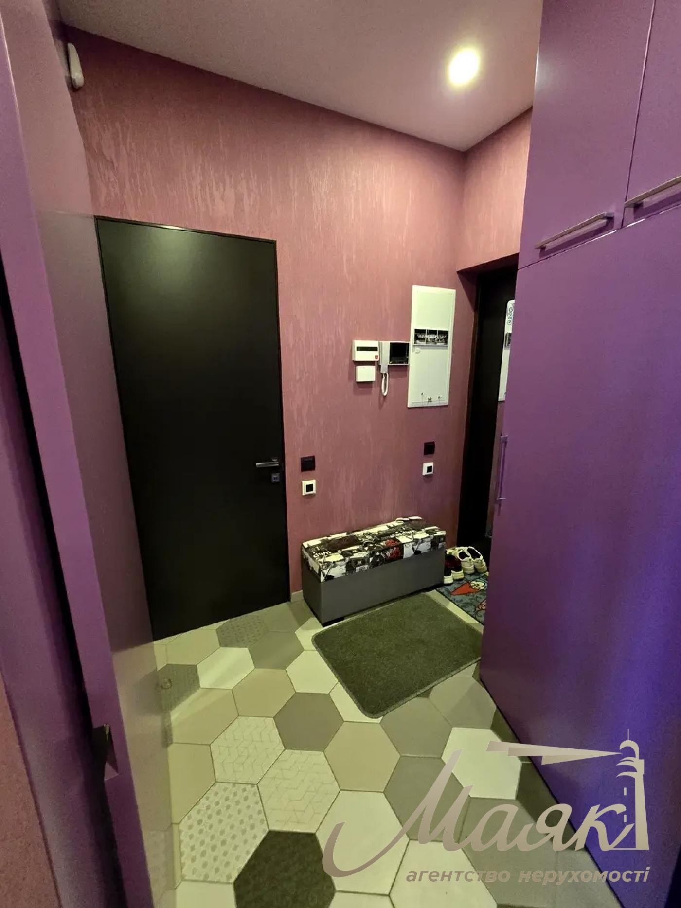 Rent 3-bedroom apartment LCD Novopecherskie Lipki, Pechersk