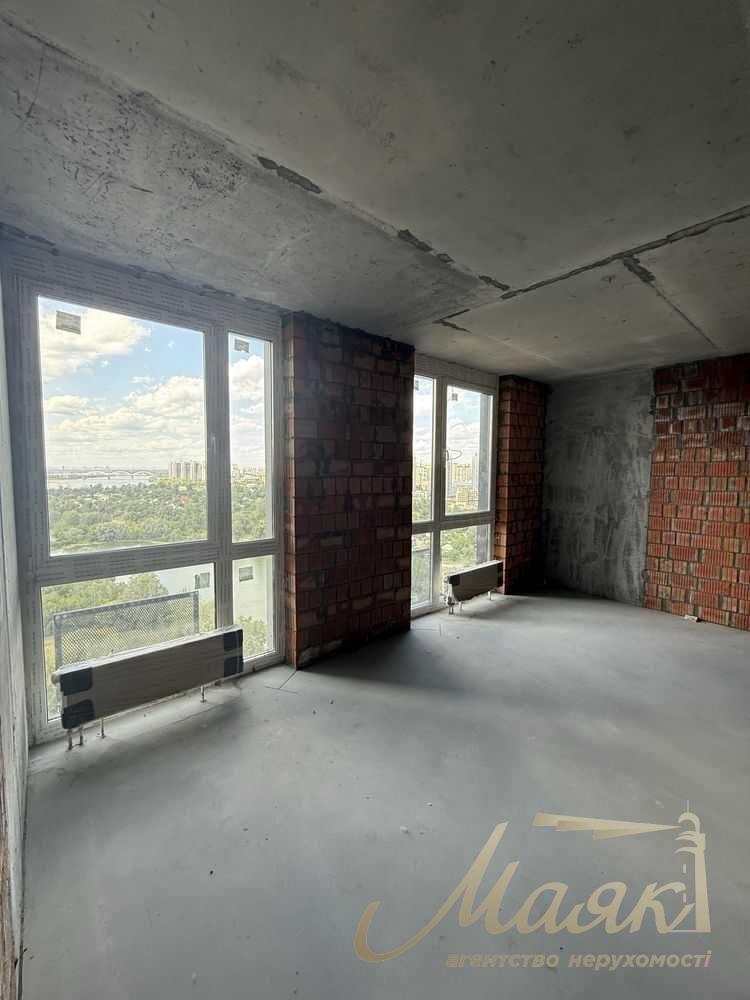 For sale 3k apartment 90m2 LCD Slavutich 2.0