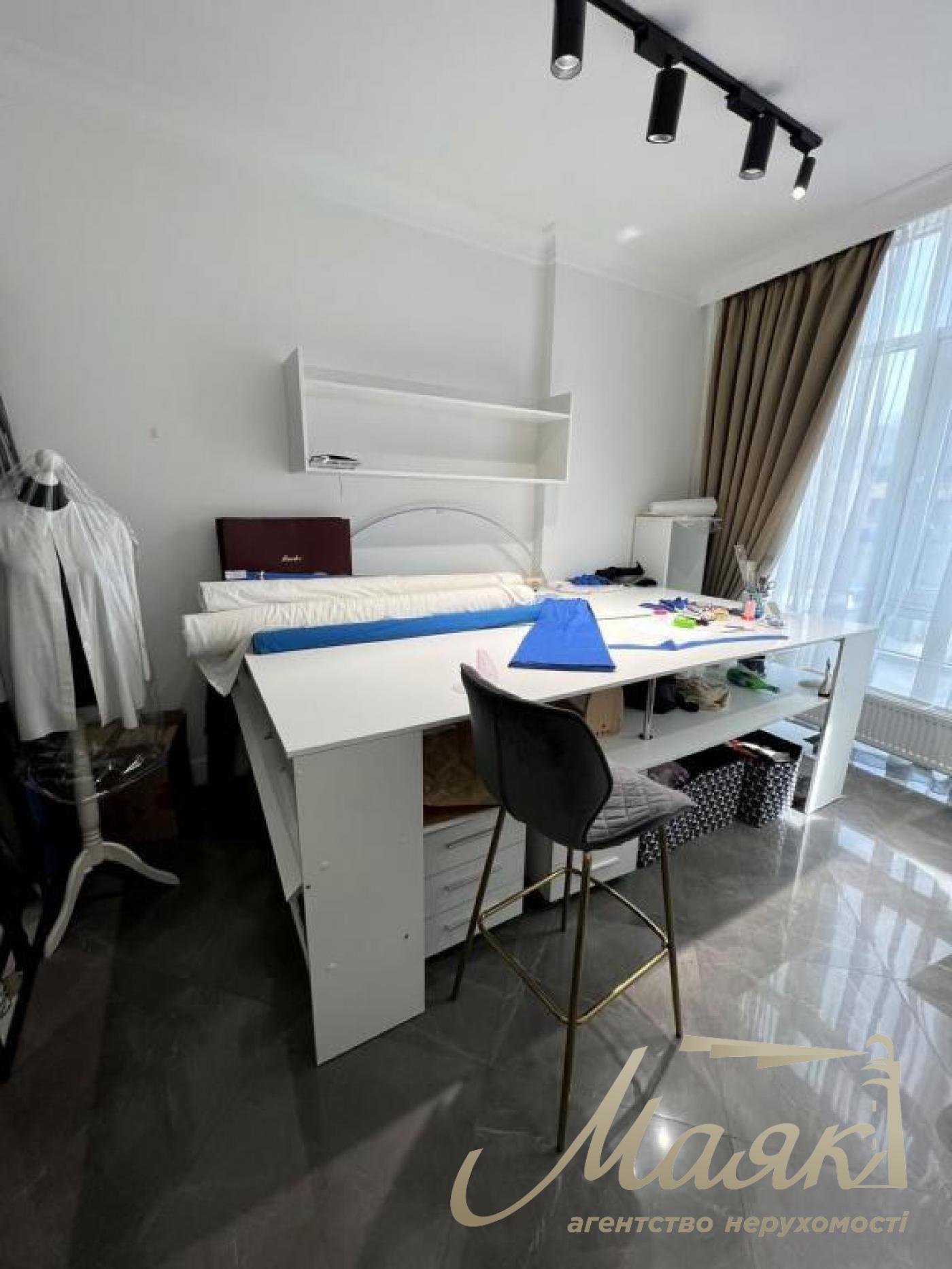 For sale office space 80 sq.m.sq. Residential Complex Boulevard of Fountains