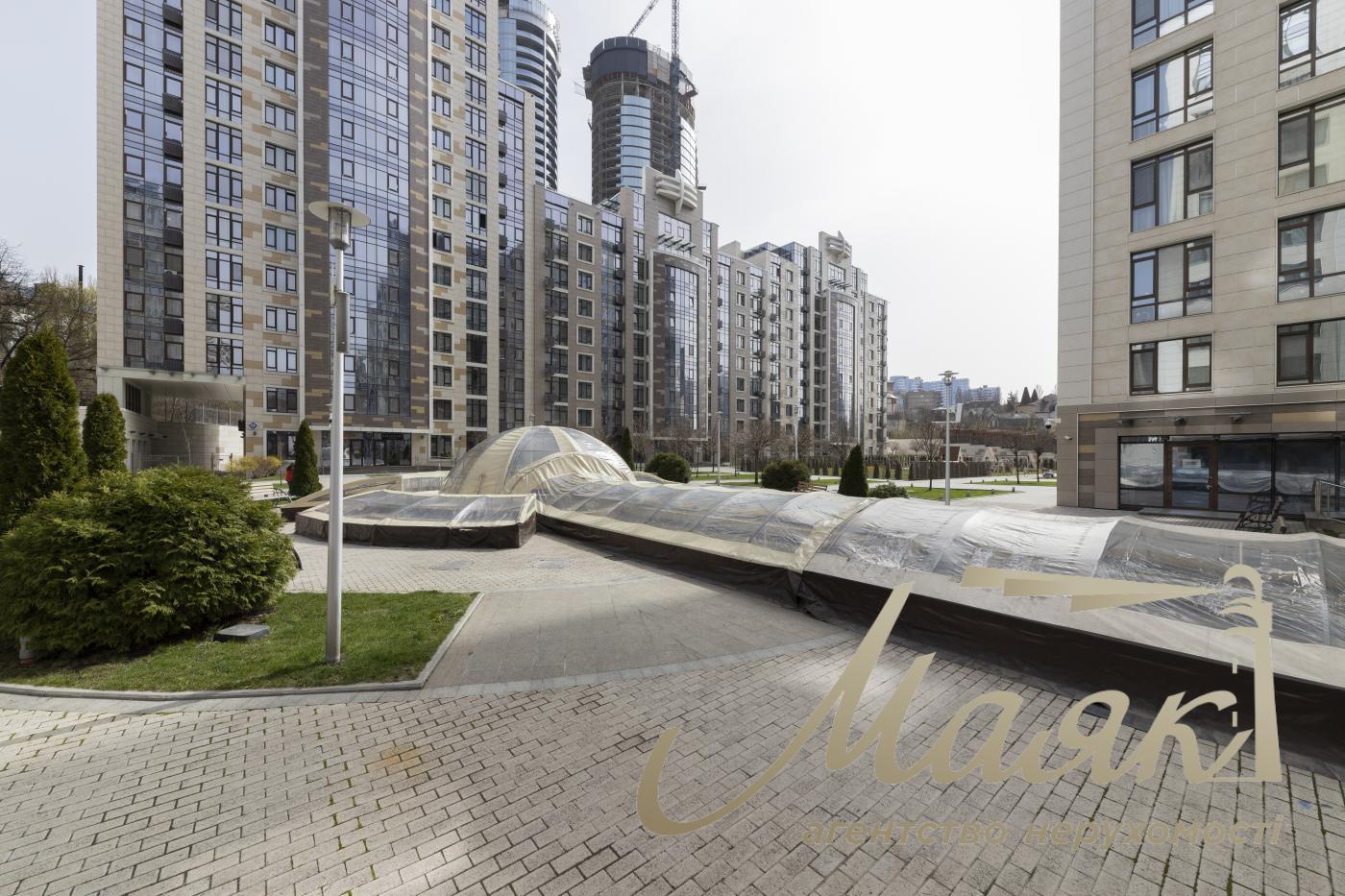 Продаж 3к квартири 122м2 в ЖК Бульвар Фонтанів, вул. Саперне Поле