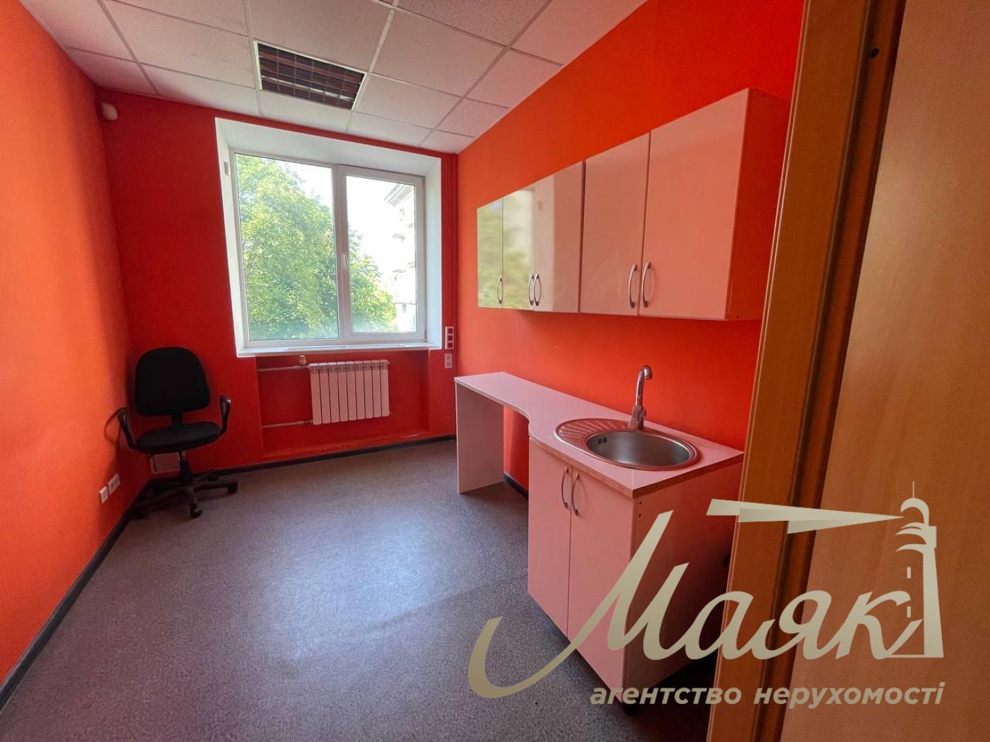 Аренда офисного помещения 230м2 в центре, Лукьяновка