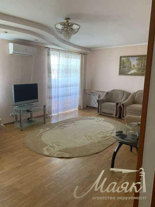For sale 3k apartment, 110m2, vul.Akhmatovaї, 43