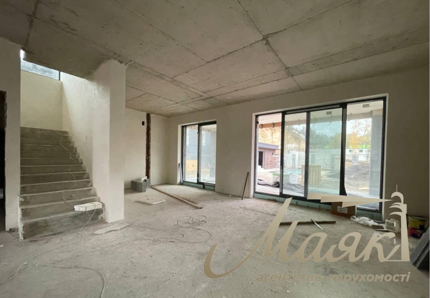 Продаж 2-х поверхового 378м2, КМ Нова Ходосівка