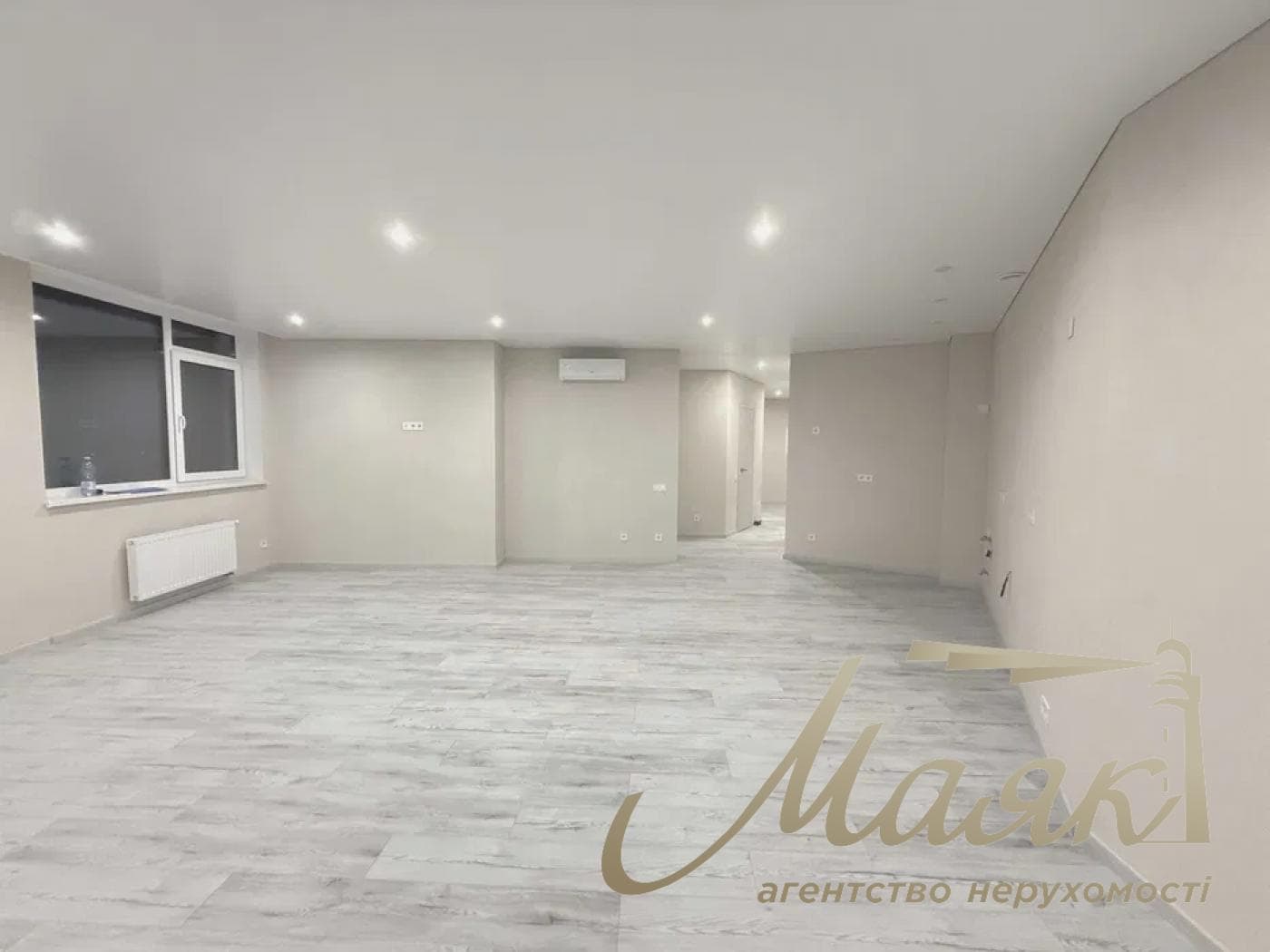 Оренда офісного приміщення площею 95 м² у ЖК «Manhattan City»