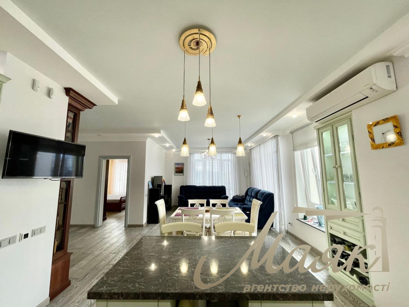 Продаж квартири ЖК "Бульвар фонтанів" вул. Іоанна Павла II (Лумумби Патріса) 6/1 у Києві / A-113188