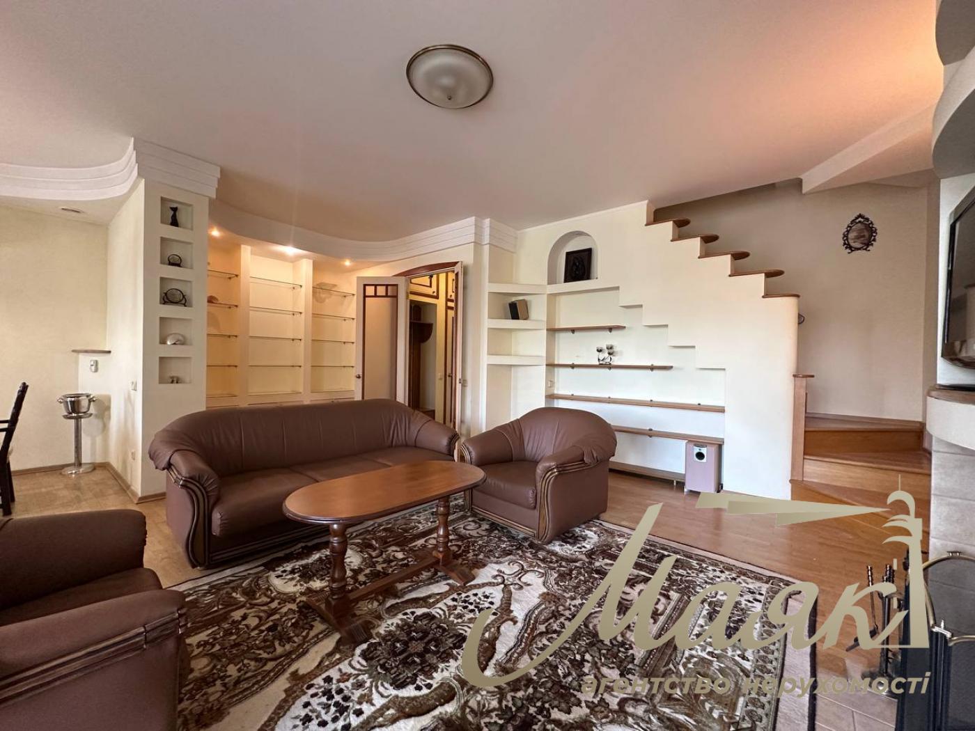 Оренда дворівневої квартири по вул.Верхогляда/Драгомирова 4, Печерський район.