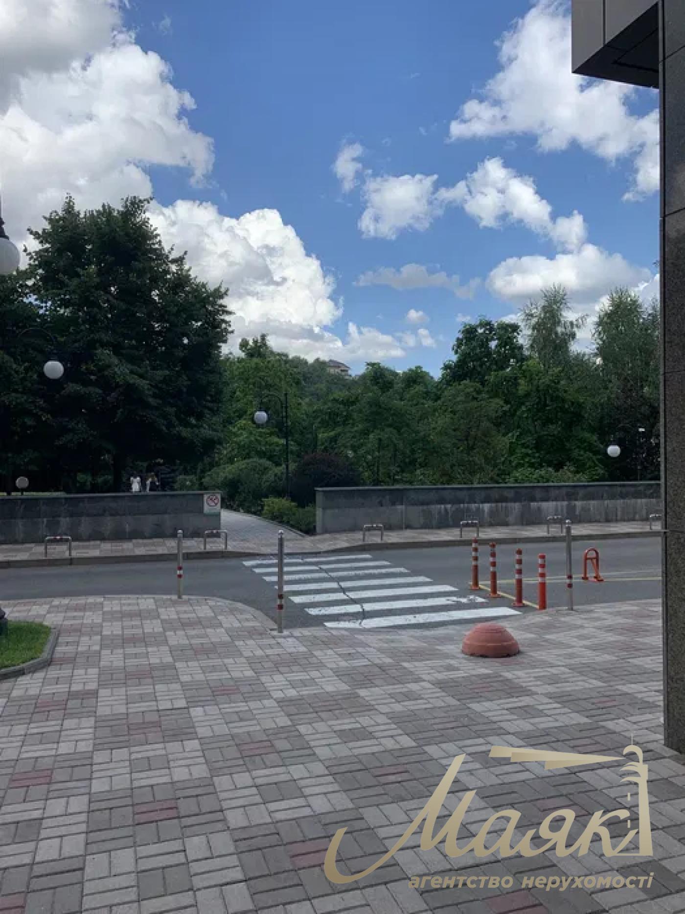 Rent 2k apartment (63 m²) in Residential Complex Novopecherskie Lipki