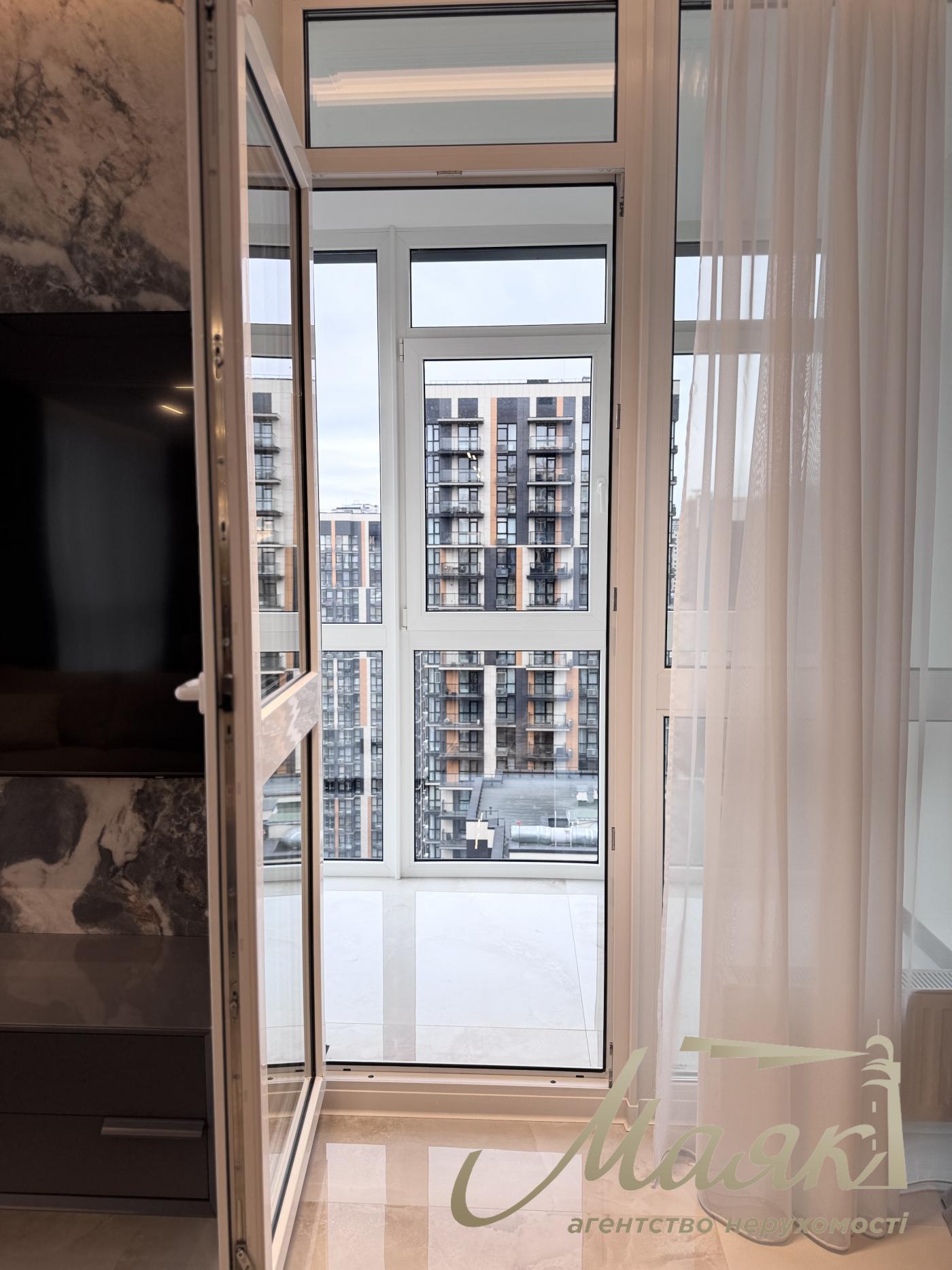 Продаж квартири 120m2 в ЖК Французький квартал 2, вул. Джона Маккейна 3а, Центр, Київ