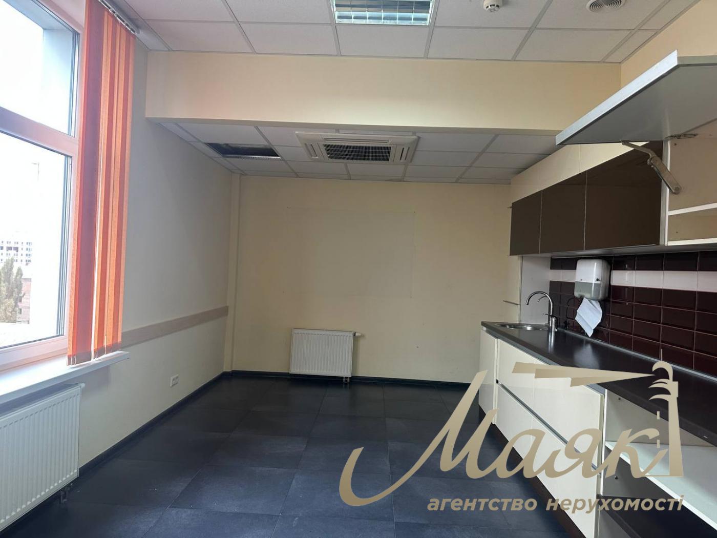 Оренда офісу 914м2 по вул.Міхновського, Звіринецька
