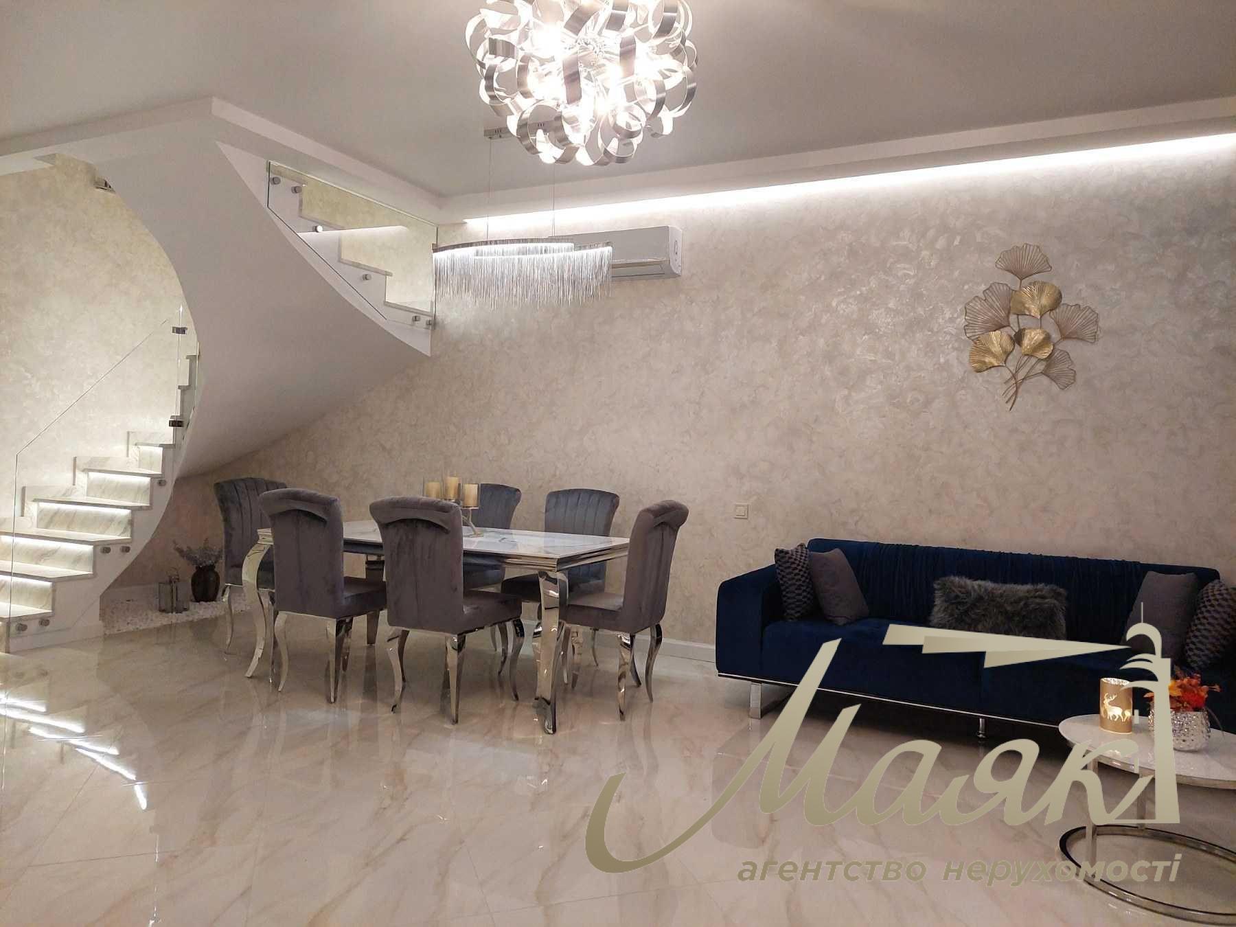 Оренда таунхауса 127м2 з терасою на даху